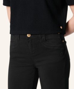 Zonawear.shop17511f7377 1