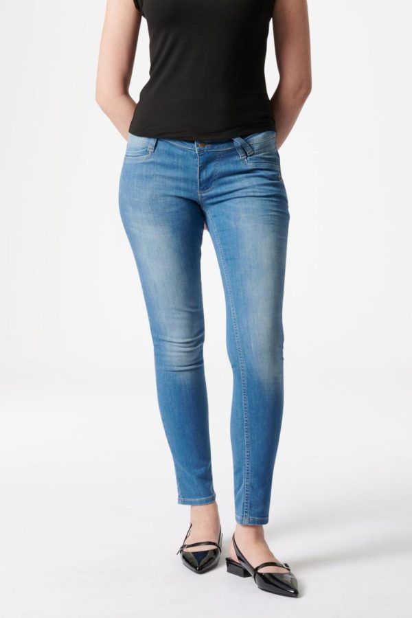 Zonawear.shop68f1a6708d 1