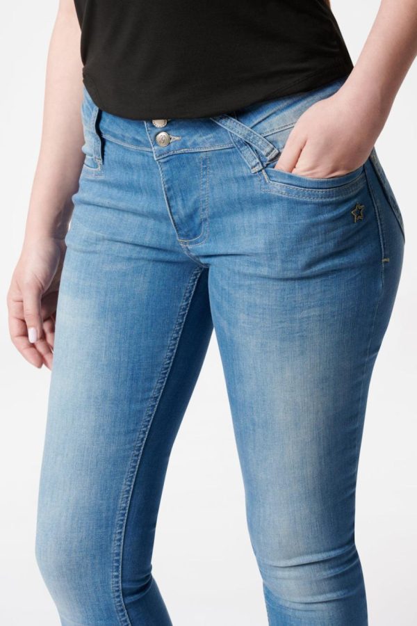 Zonawear.shop68f1a6708d 4